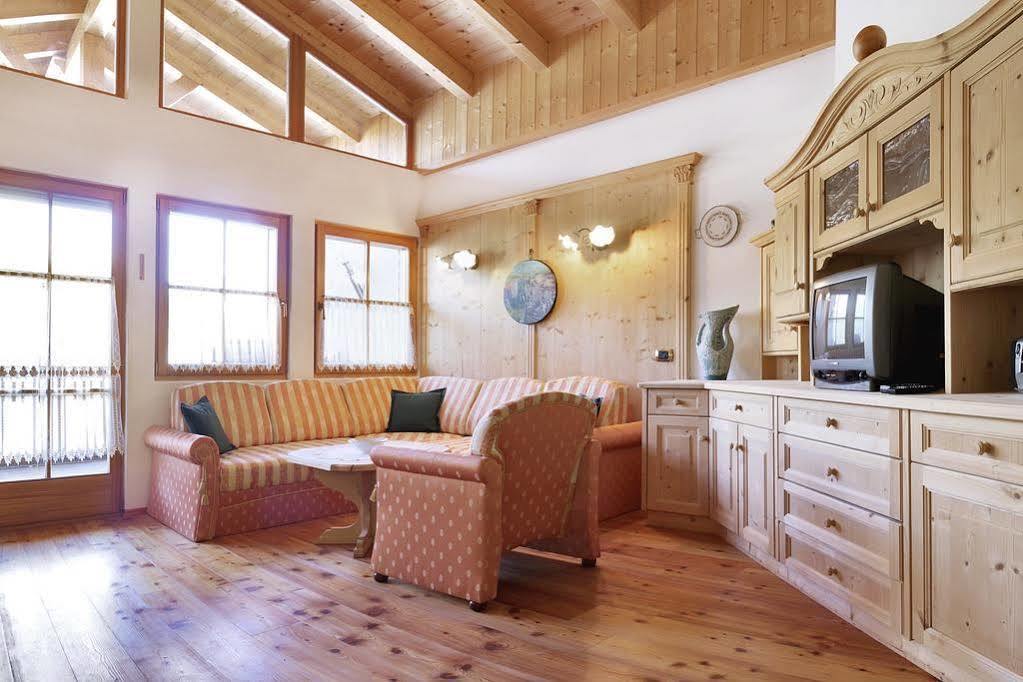 Chalet Ciasa Tino & Sara - Belaval Apartments Corvara In Badia Exterior photo