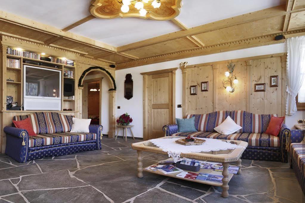 Chalet Ciasa Tino & Sara - Belaval Apartments Corvara In Badia Exterior photo